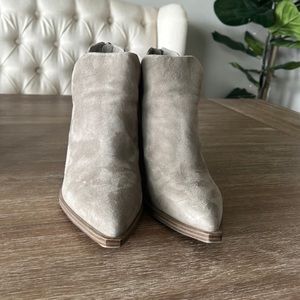 Vince Camuto Gigietta 9.5M ankle boots